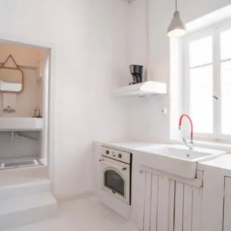 Ninemia Vakantiehuis Páros