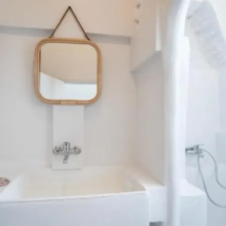 Ninemia Vakantiehuis Páros
